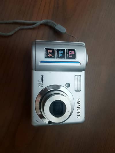 digital camera