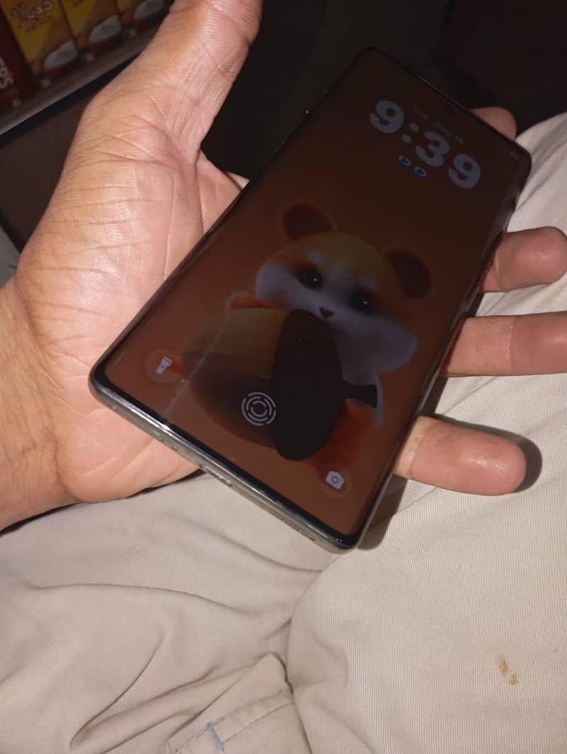 Tecno CAMON 40 Pro 1