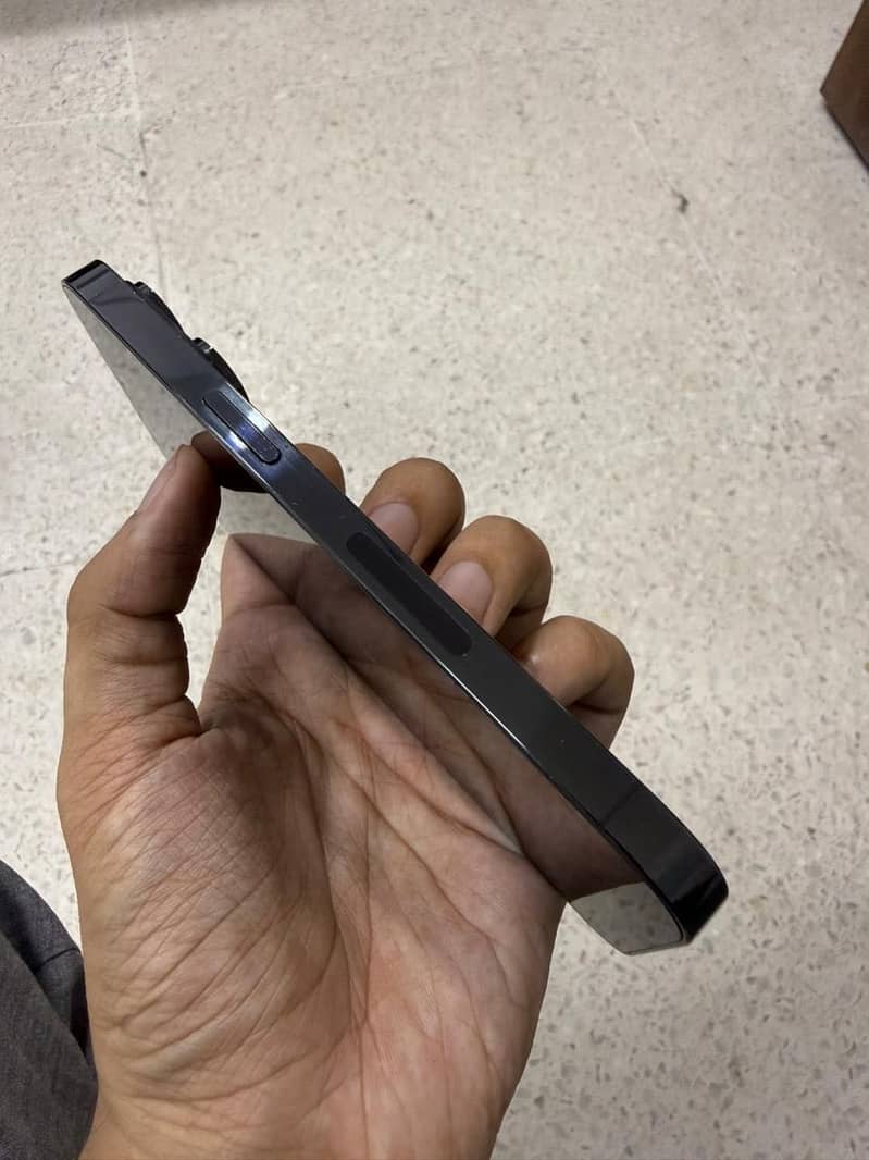 Apple iPhone 14 Pro 2