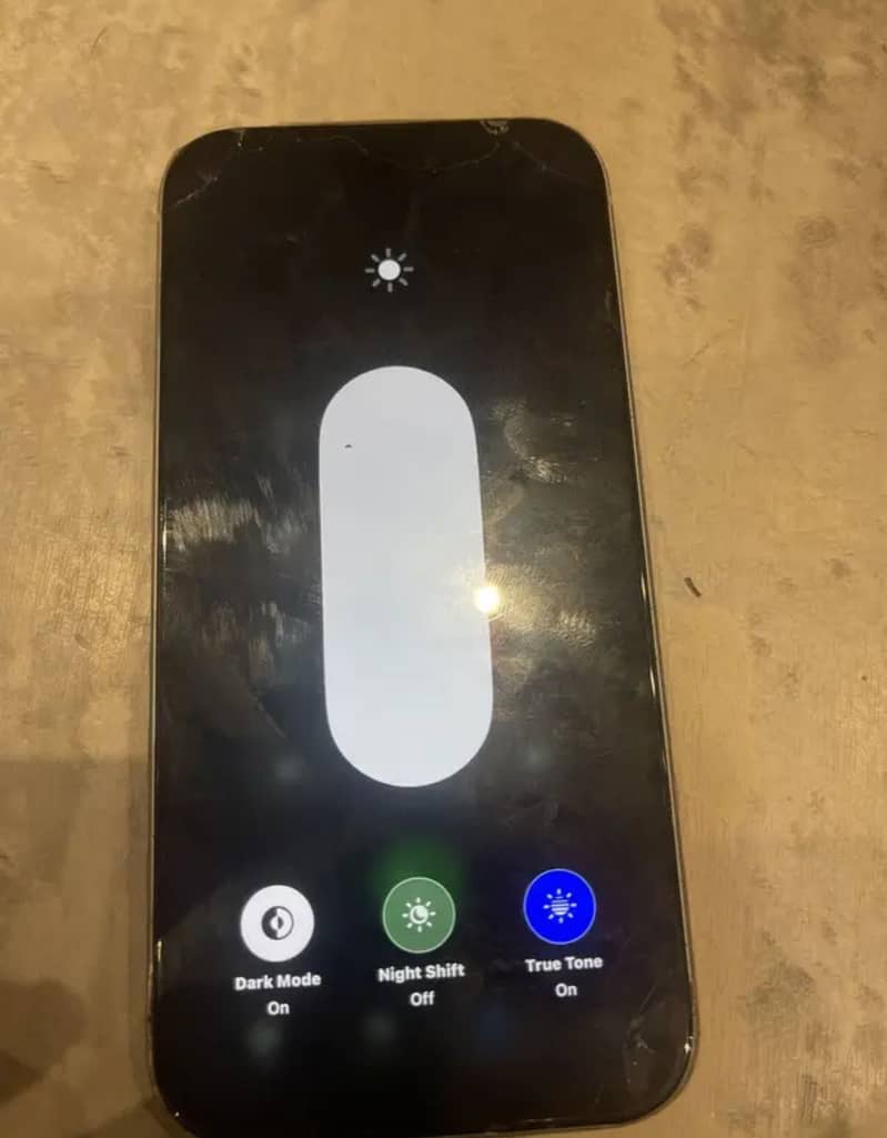Apple iPhone 15 4