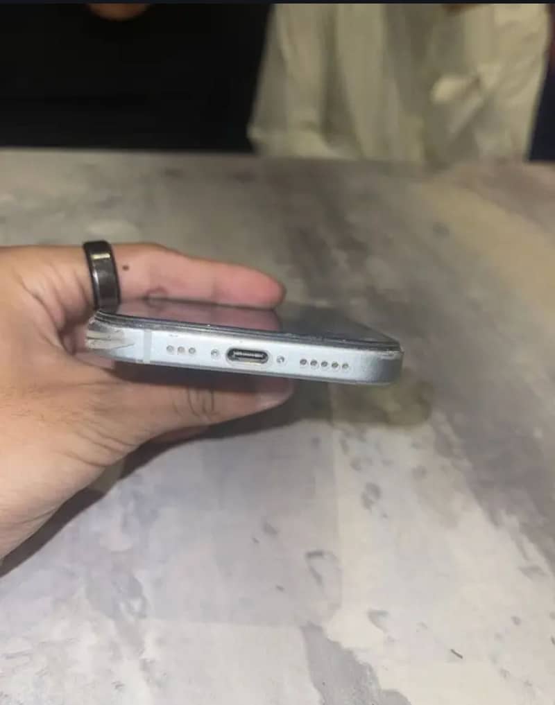 Apple iPhone 15 5