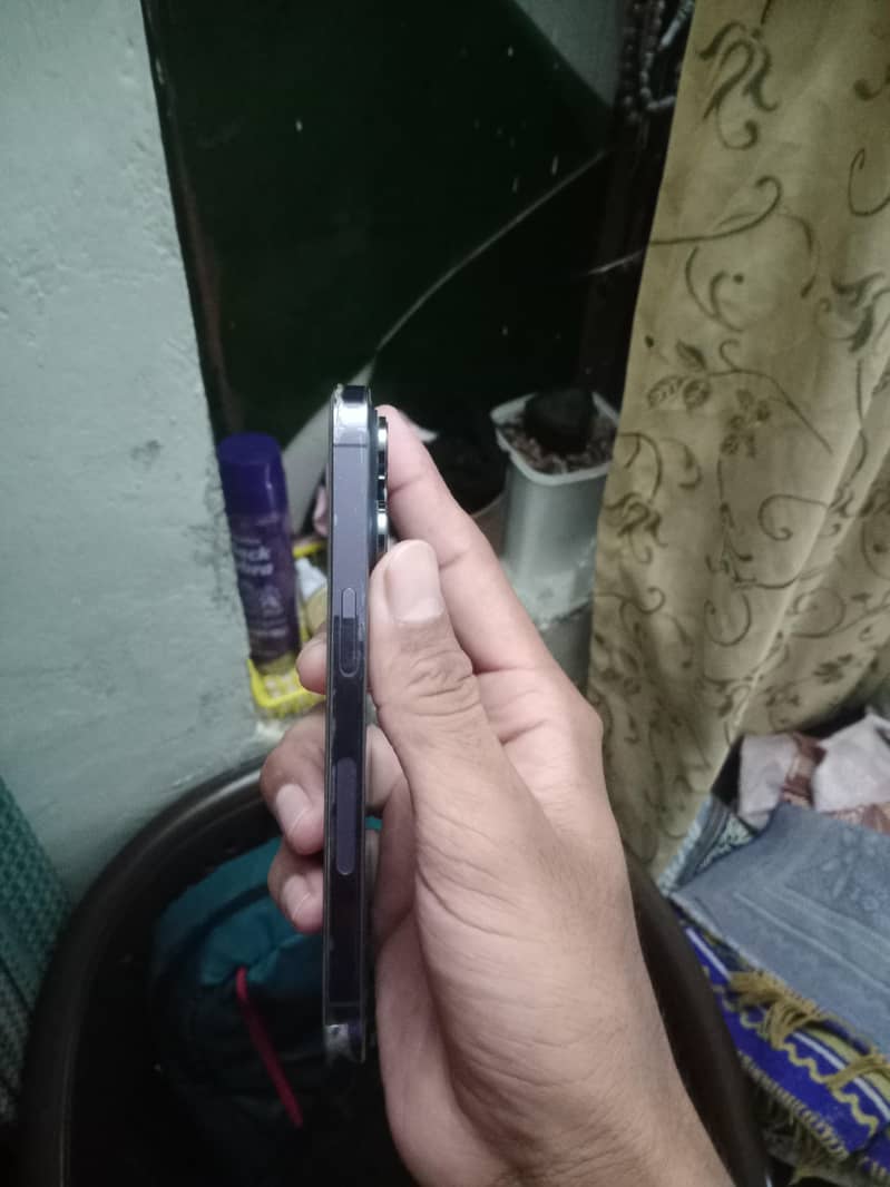 Apple iPhone 14 Pro 2