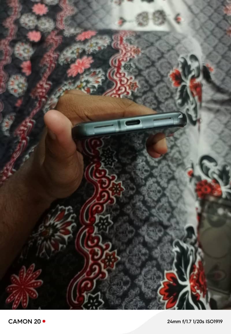 Google Pixel 8 3