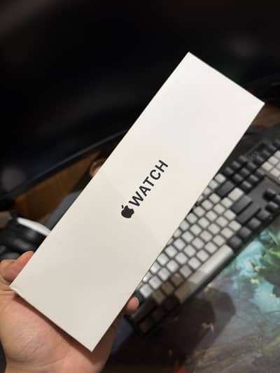 Apple Watch SE (2nd Gen), 44mm.