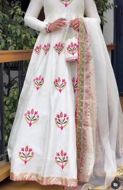 peranofficial dres