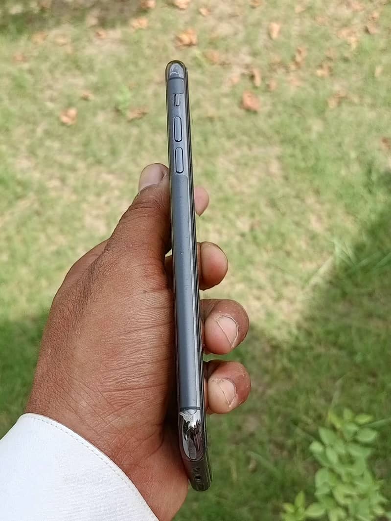 Apple iPhone 11 Pro Max 0