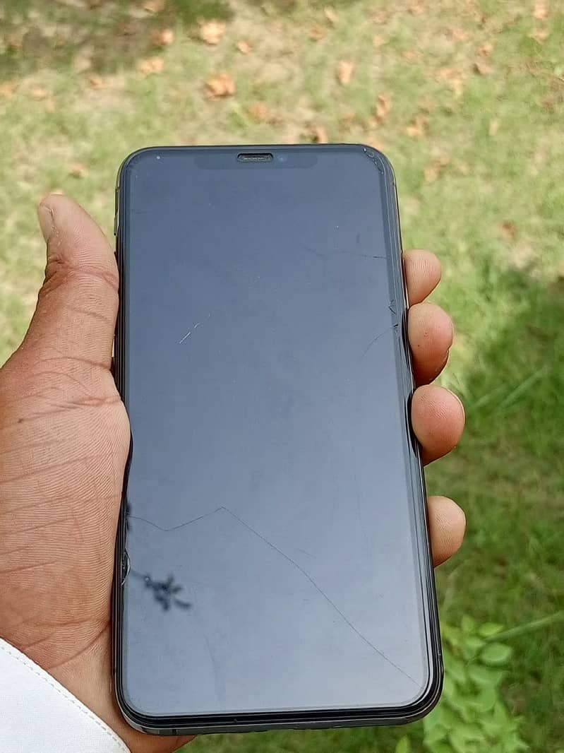 Apple iPhone 11 Pro Max 1