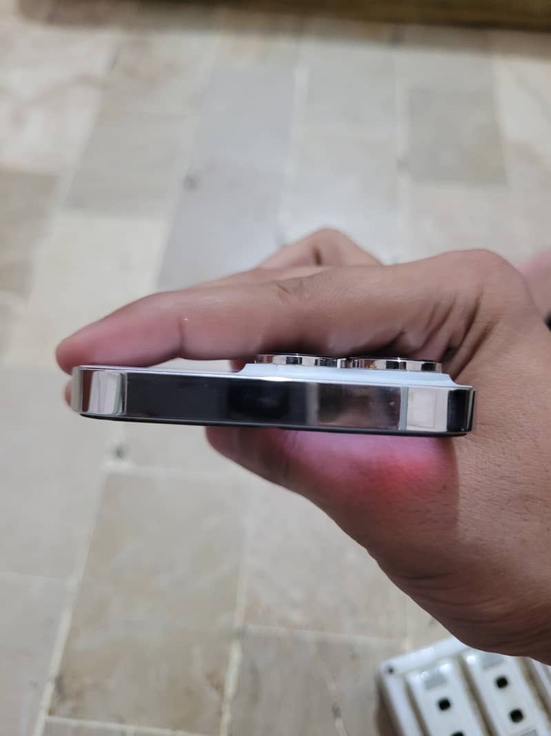Apple iPhone 14 Pro 3