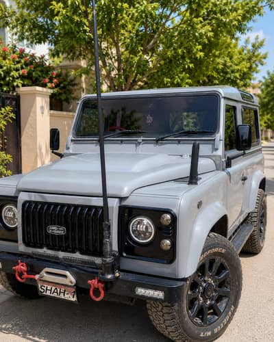 Land Rover Defender 2013