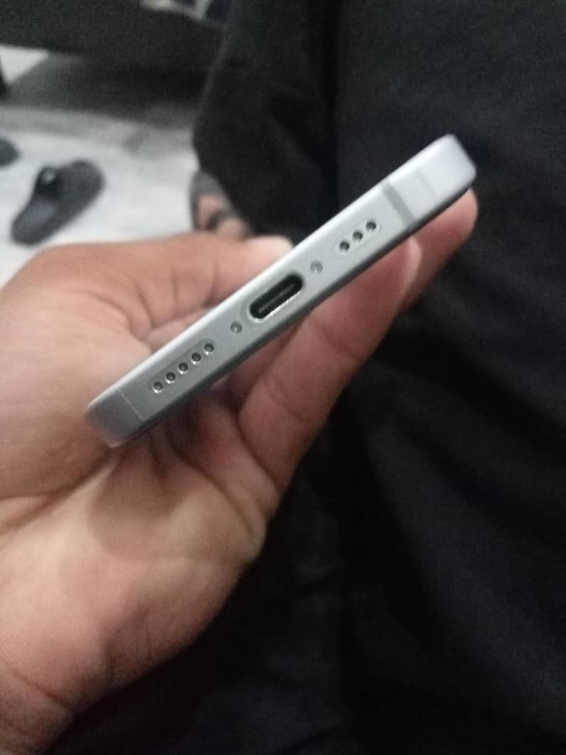 Apple iPhone 15 3