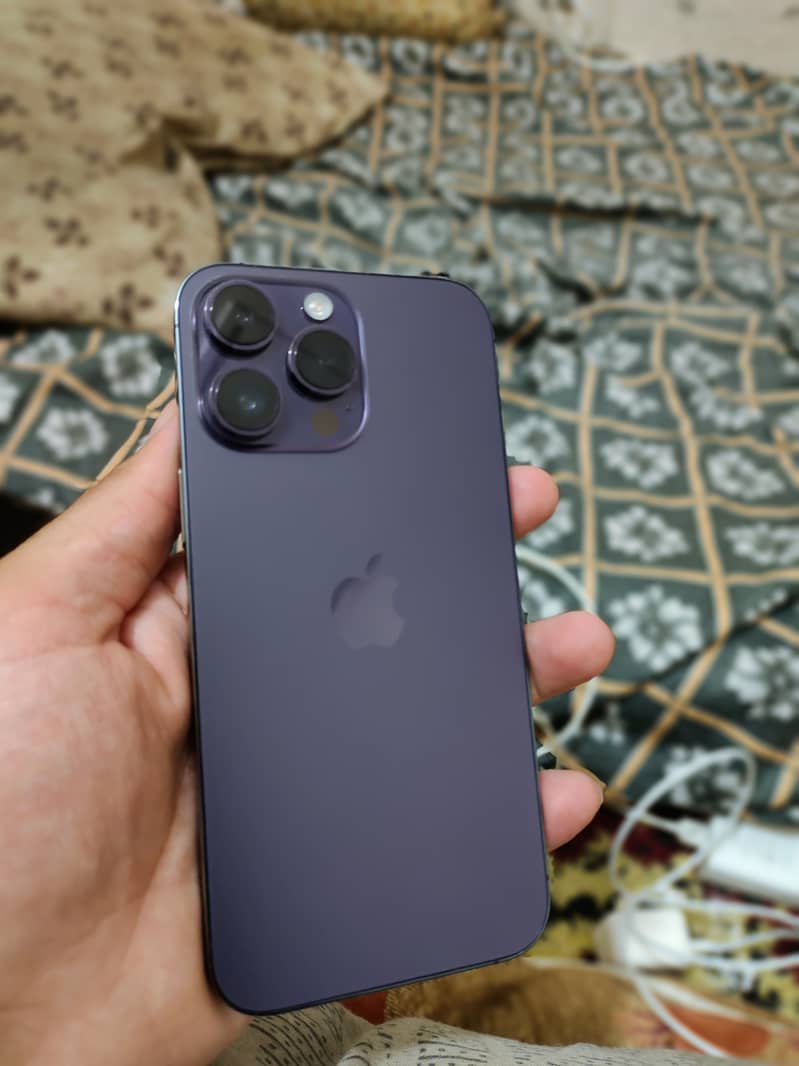 Apple iPhone 14 Pro Max 0