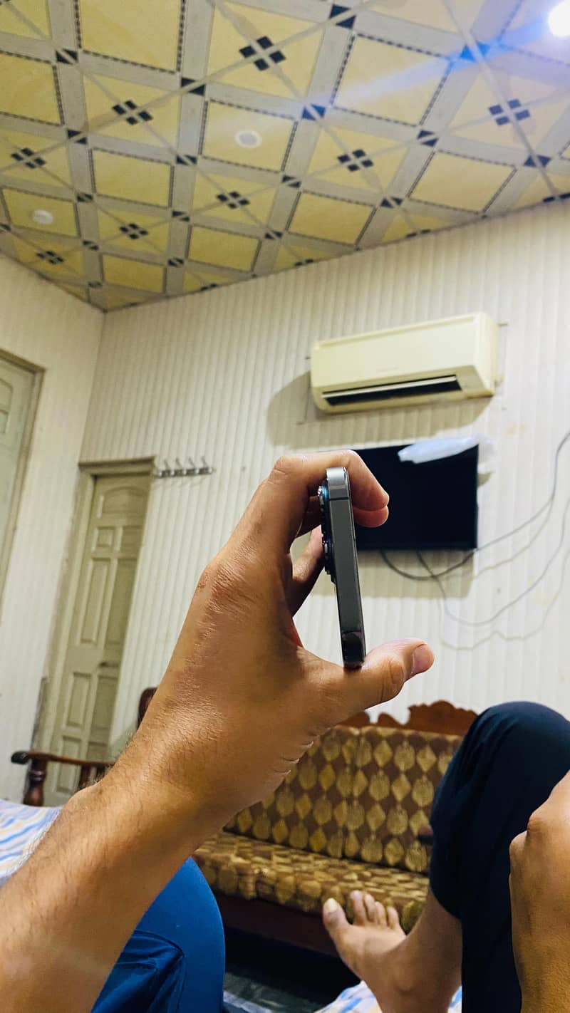 Apple iPhone 13 Pro 2