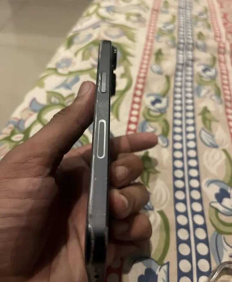 Apple iPhone 14 1