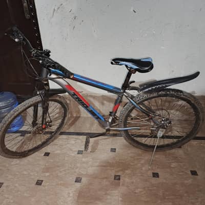 Triojet bicycle for sale (negotiable hai dm on whatsapp if interested)