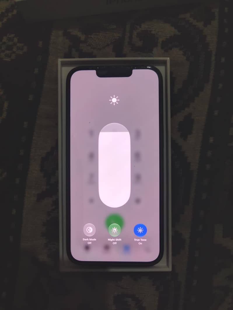 Apple iPhone 16e jv 6