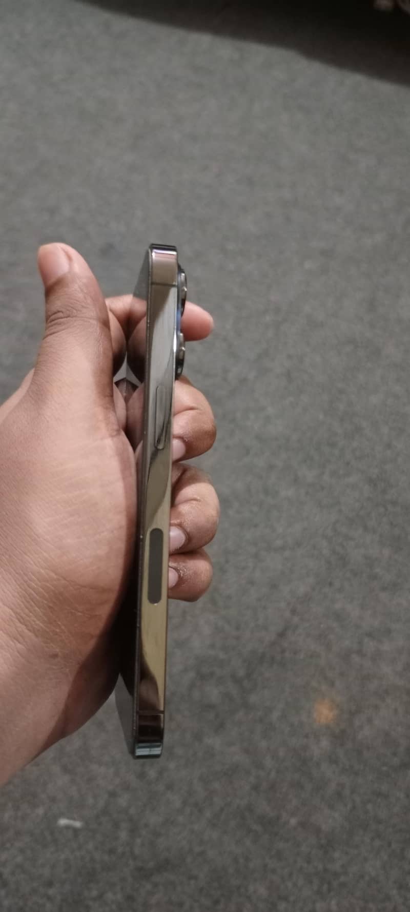 Apple iPhone 13 Pro 1