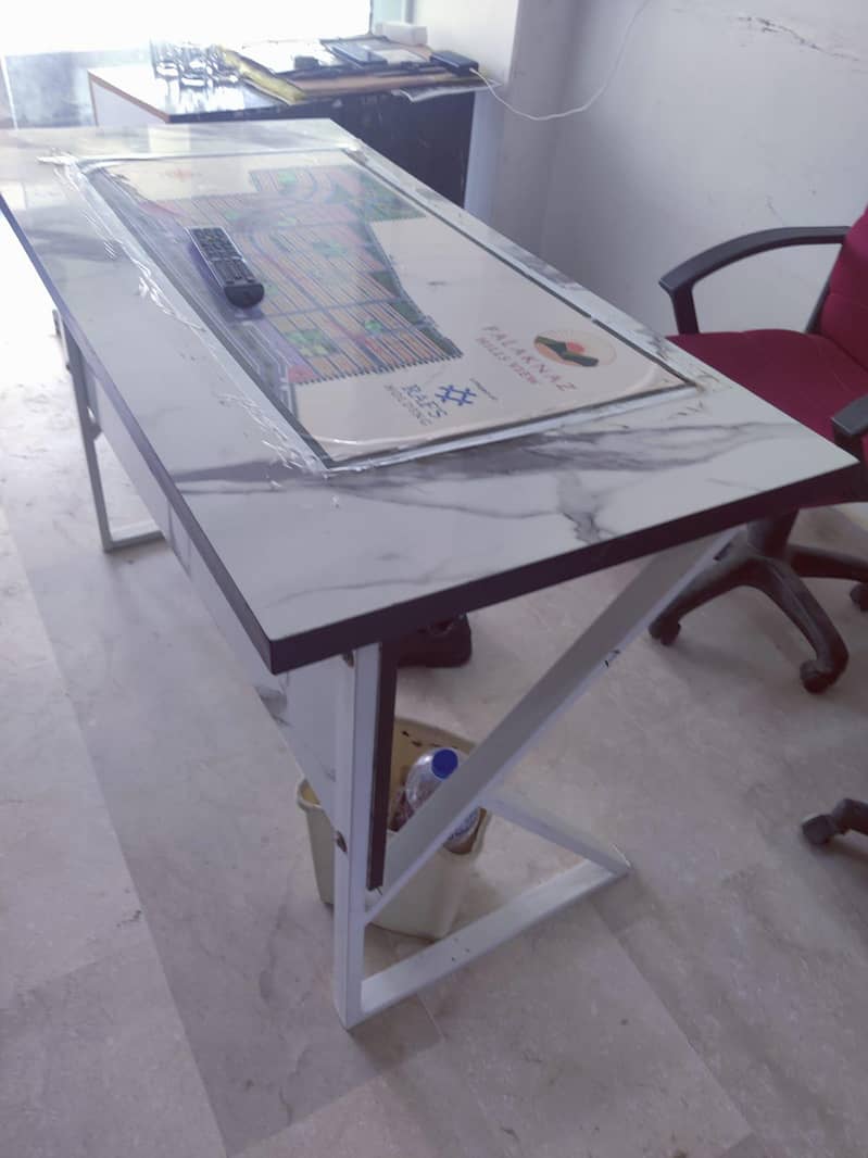 05 office table 0