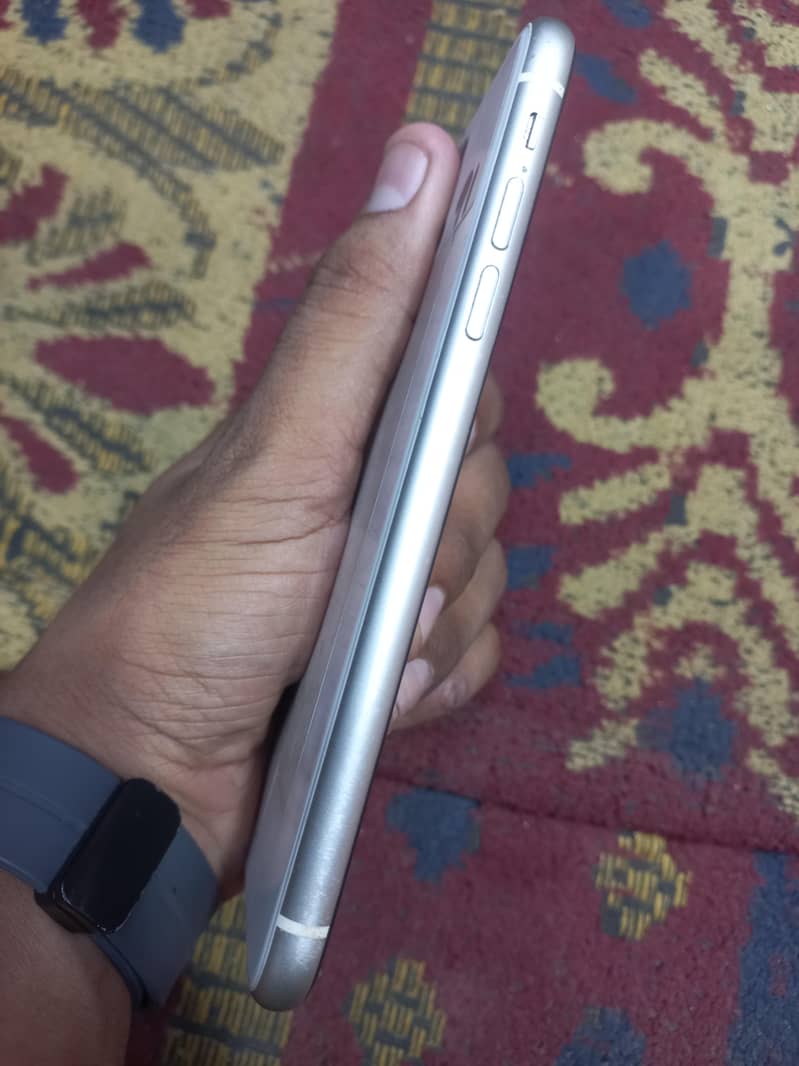 Apple iPhone 11 2