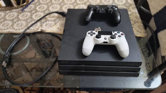 Ps4 pro 1tb digital   in almost new condition