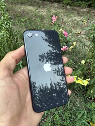 Apple iPhone SE