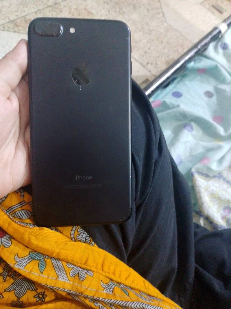 Apple iPhone 7 Plus 0