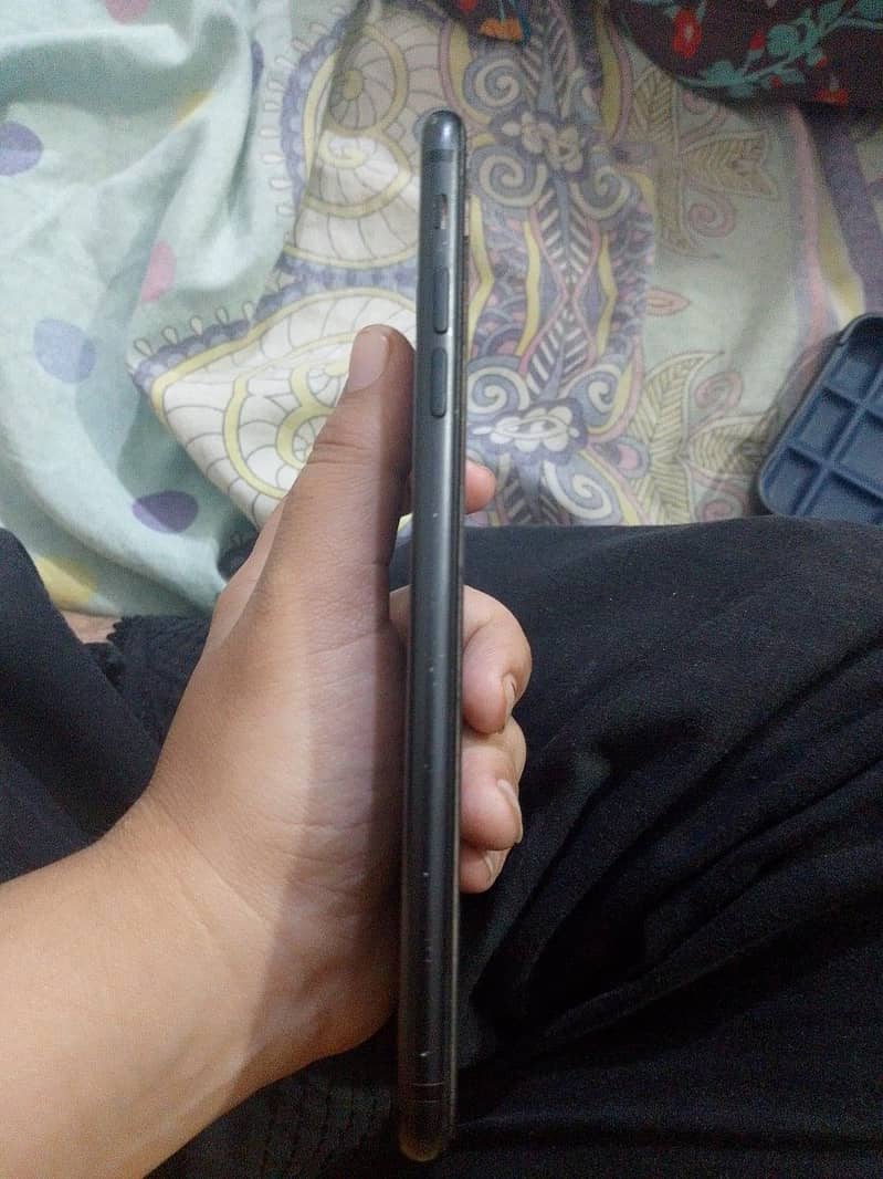Apple iPhone 7 Plus 2