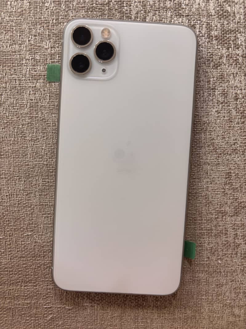 Apple iPhone 11 Pro Max 4