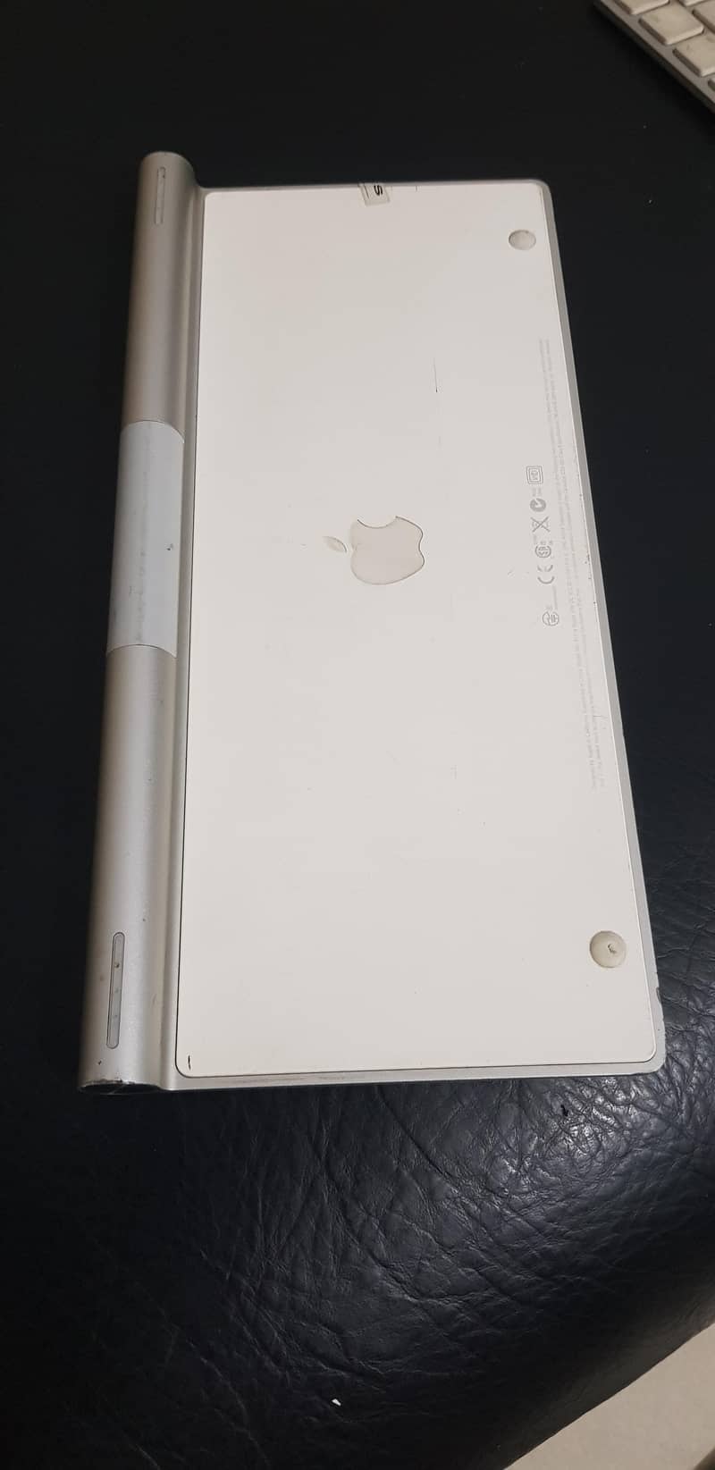 wireless apple Magic 1 keyboard 3
