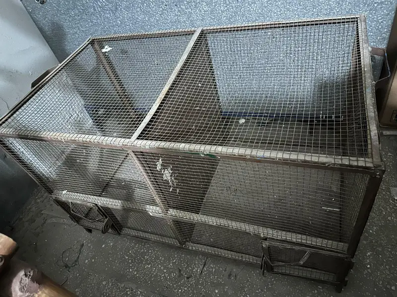 Metal strong cage 3.5 x 2 Fts 2 section cage 2 Doors — photo 3