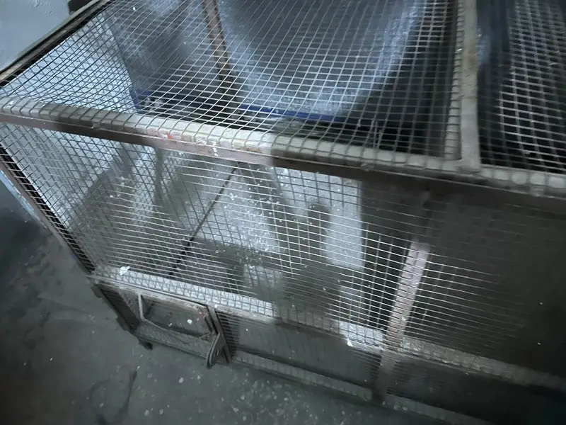 Metal strong cage 3.5 x 2 Fts 2 section cage 2 Doors — photo 4