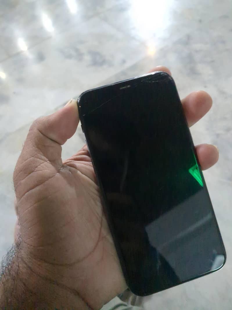 Apple iPhone 11 Pro 2
