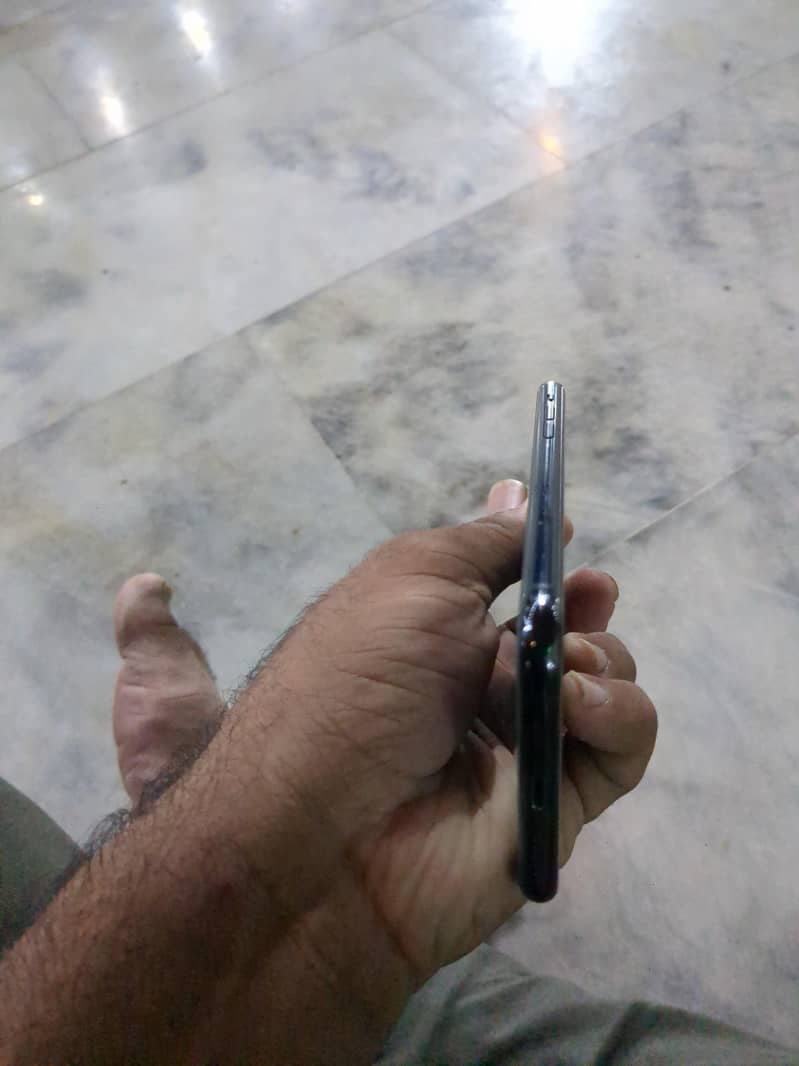 Apple iPhone 11 Pro 3