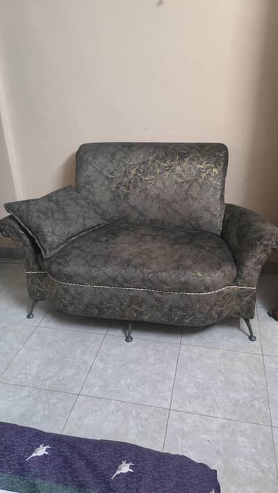 Beautiful 2 seater sofa set very good condition as good as new