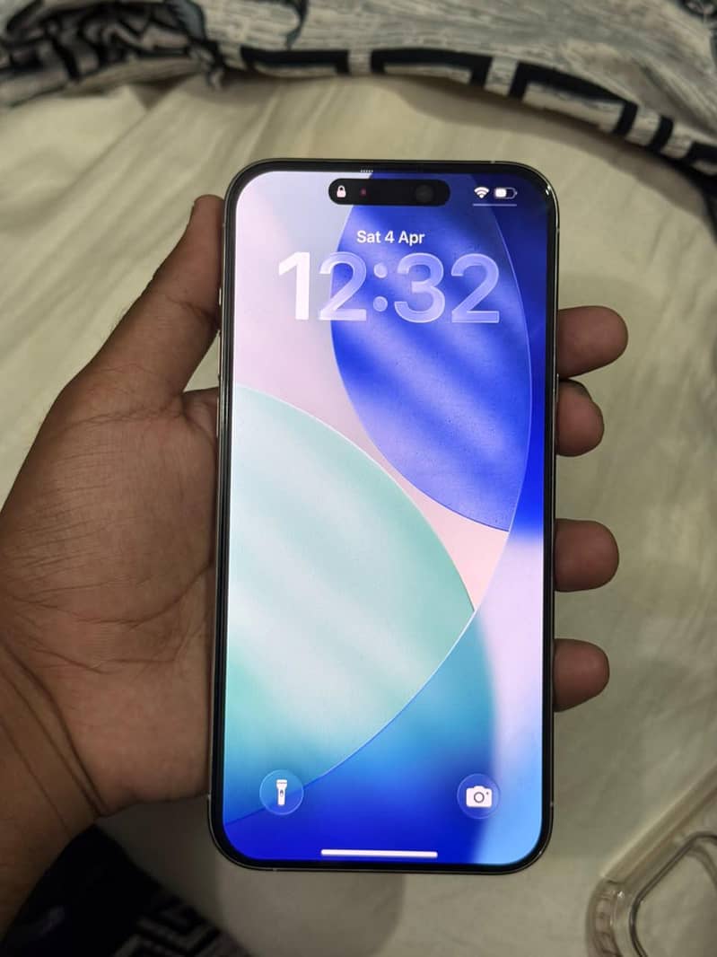 Apple iPhone 15 Pro Max 3