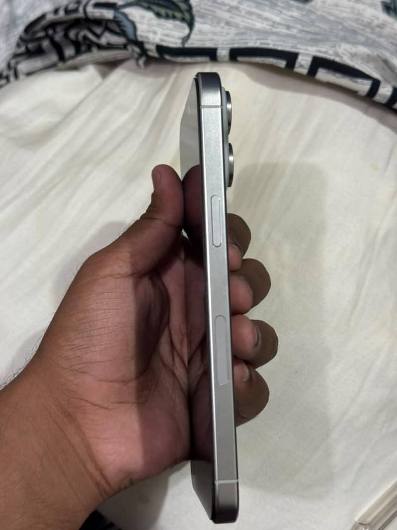 Apple iPhone 15 Pro Max 5