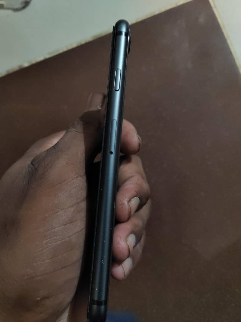 Apple iPhone 8 1