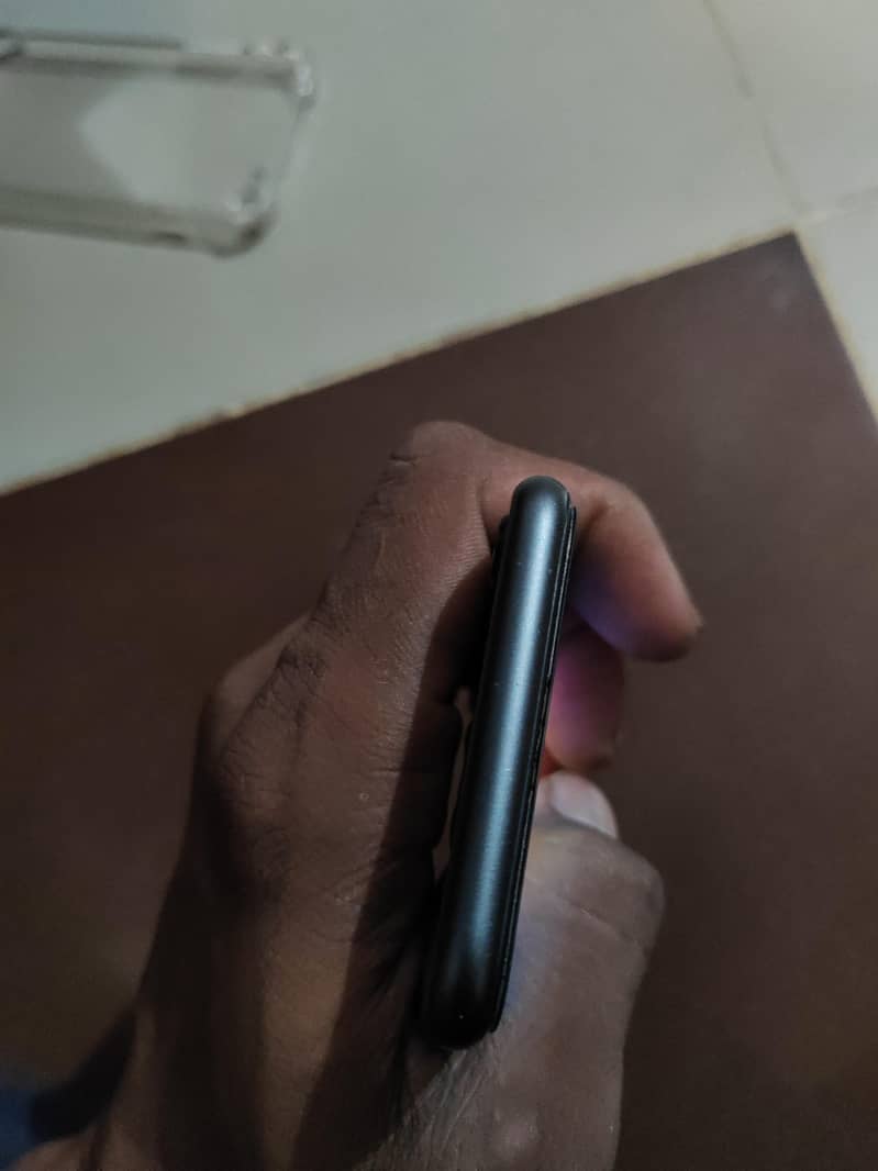 Apple iPhone 8 4