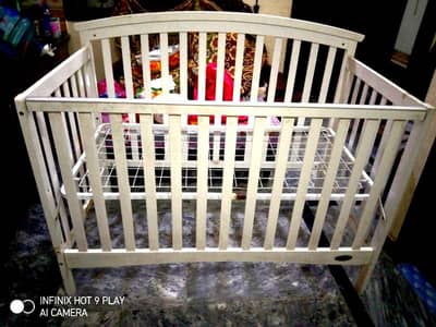 Dream On Me Baby Cot / Mini Bed – Excellent Condition