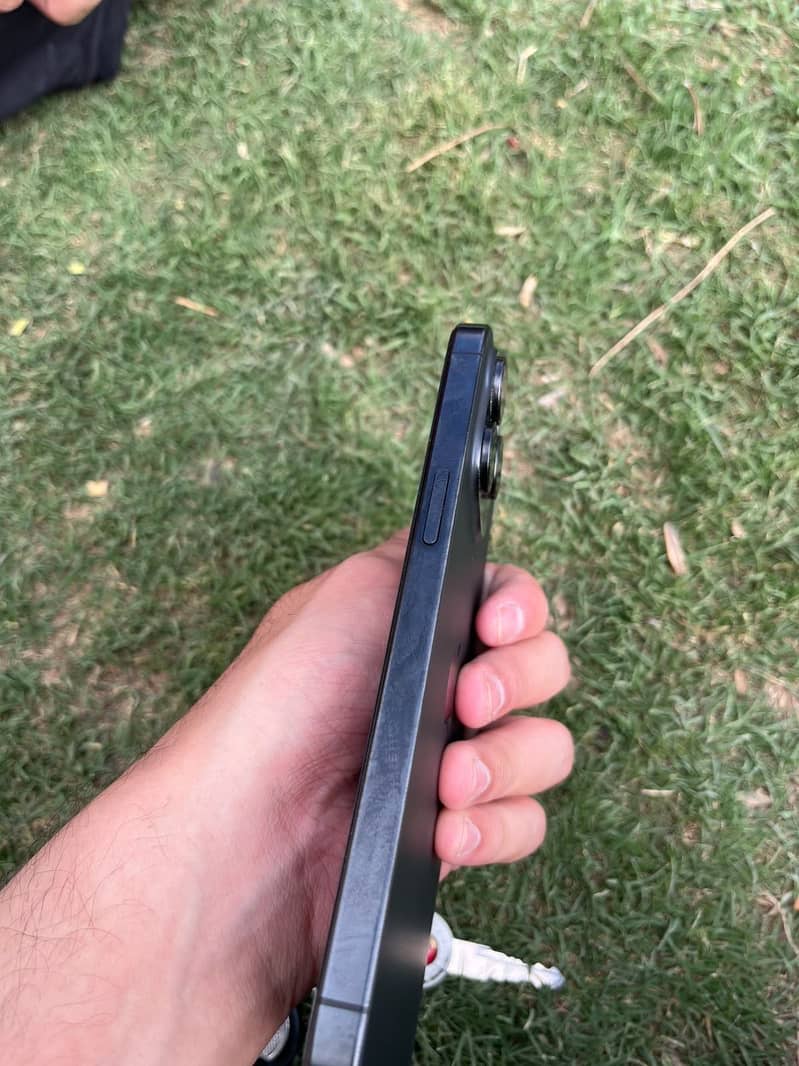 Apple iPhone 15 Pro Max 1