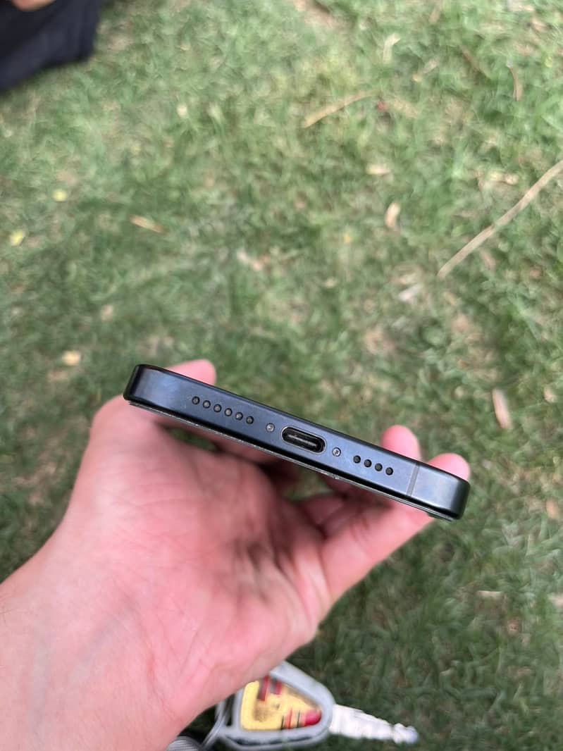 Apple iPhone 15 Pro Max 5