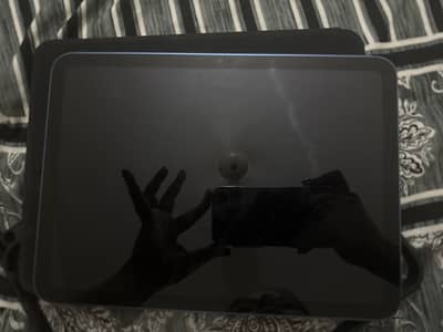 ipad 11 Gen A16 2025 model with Box