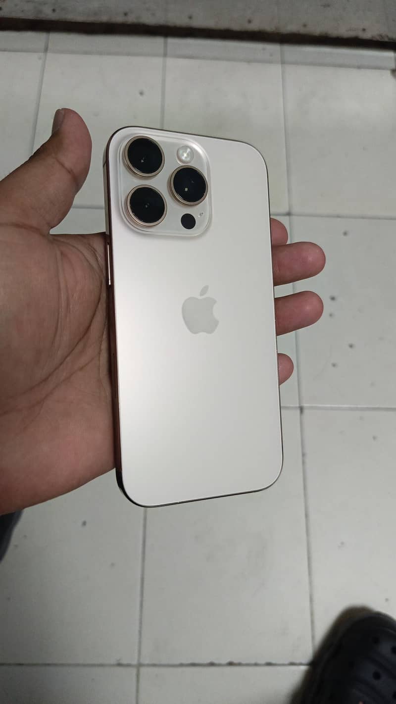 Apple iPhone 16 Pro 0