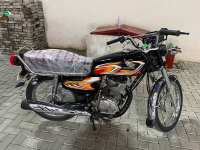 Honda bike 125 cc03285227667 argent for sale model 2022