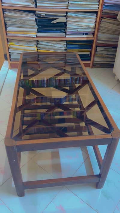 coffee table in very good condition