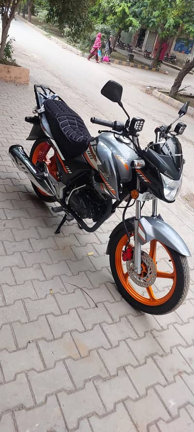 Honda CB 150F 2025