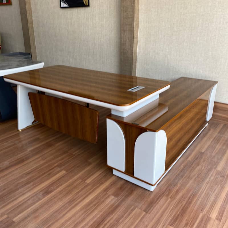 executive director table 0