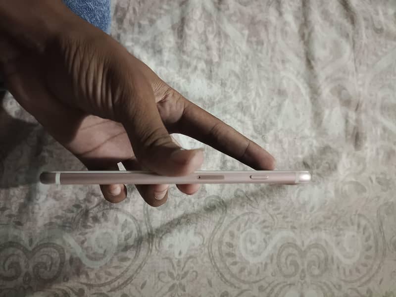 iphone 7 plus     PTA 3