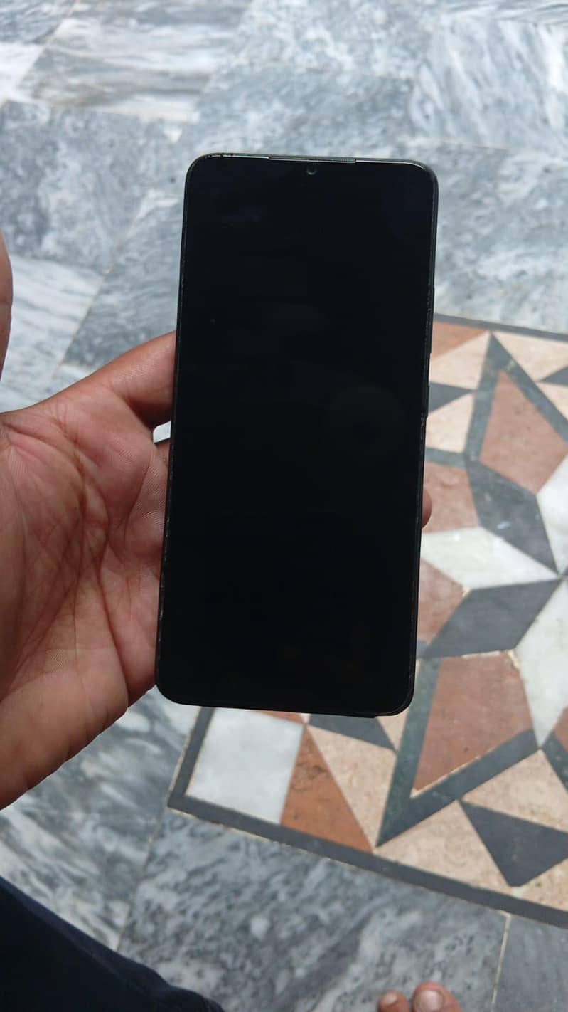 iphone 7 plus     PTA 4