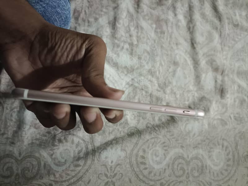 iphone 7 plus     PTA 5