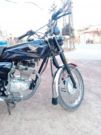 Honda CG 125  model advance 2025